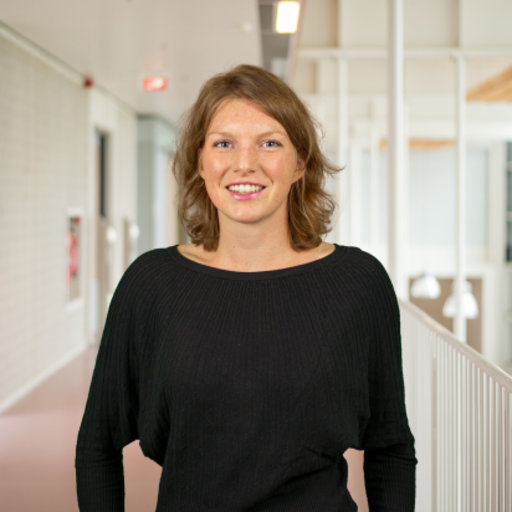  Tamara van Woezik